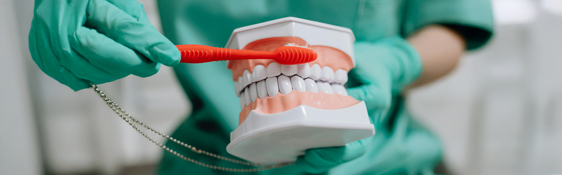 Understanding Abscessed Teeth: Symptoms and Emergency Treatment